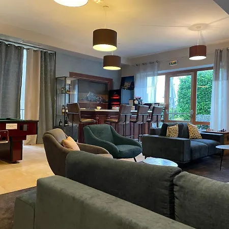 Le Pavillon Du Chateau, & 4* Revel (Haute-Garonne)