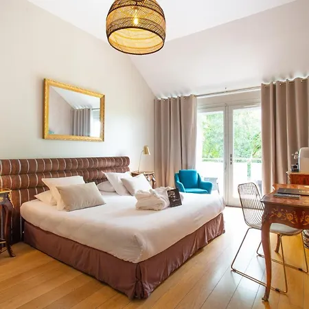 Le Pavillon Du Chateau, & Hotel