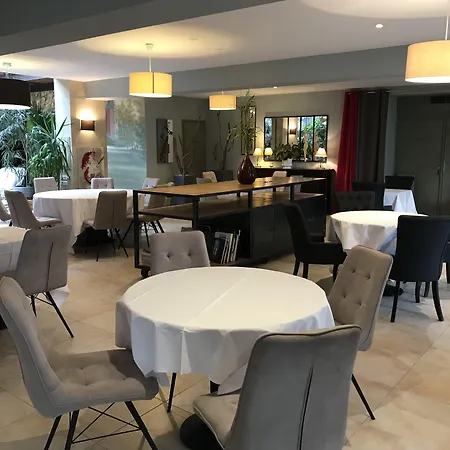 Hotel Le Pavillon Du Chateau, &