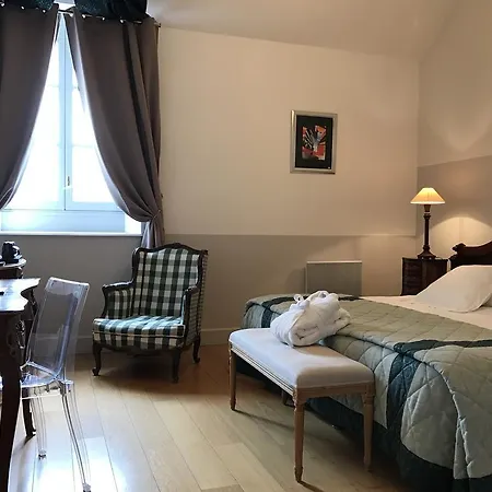 Hotel Le Pavillon Du Chateau, & 4*