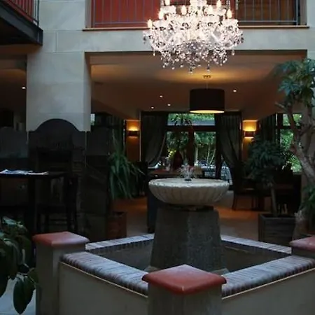 Le Pavillon Du Chateau, & 酒店 4*