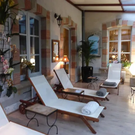 Le Pavillon Du Chateau, &