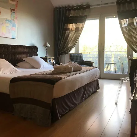 Le Pavillon Du Chateau, & 4* Revel (Haute-Garonne)