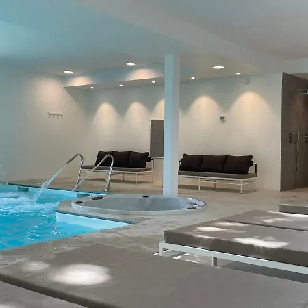 Hotel Le Pavillon Du Chateau, & 4*