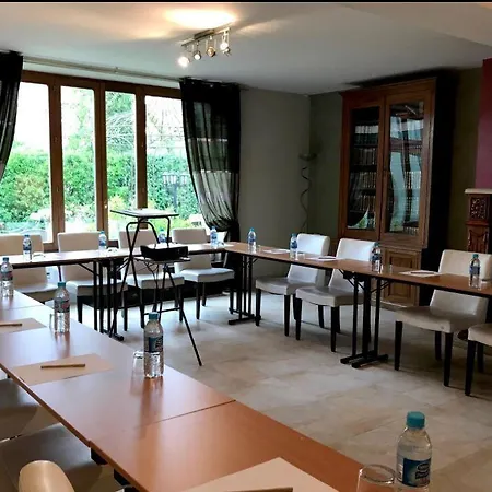 Le Pavillon Du Chateau, &