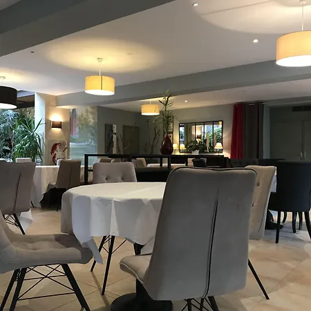 Le Pavillon Du Chateau, & Hotel Revel (Haute-Garonne)