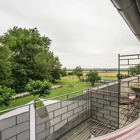 Le Pavillon Du Chateau, & 4*