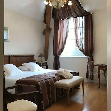 Le Pavillon Du Chateau, & Hotel