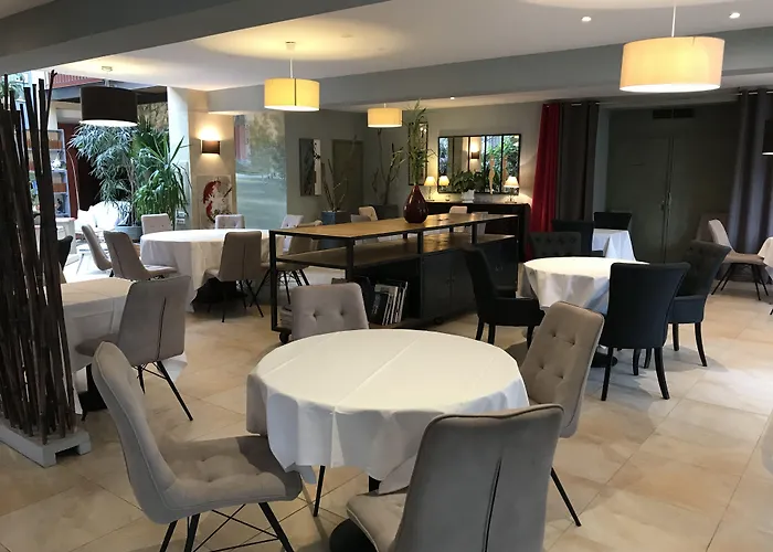 Hotel Le Pavillon Du Chateau, &