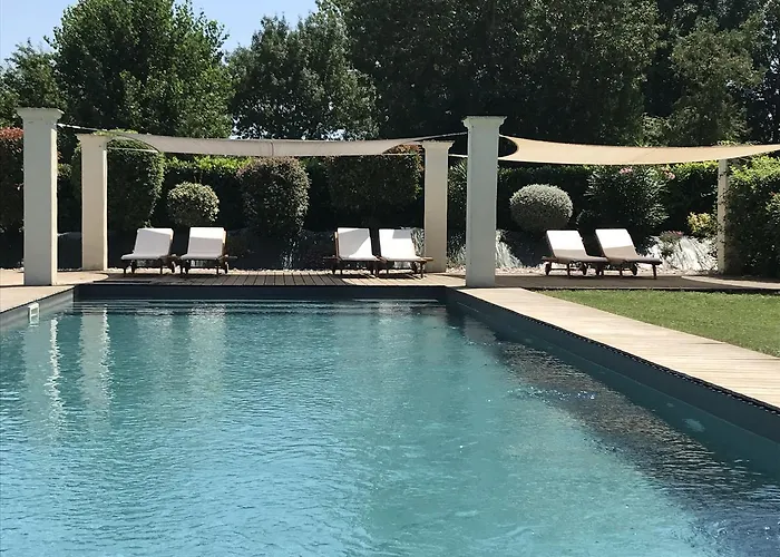 Le Pavillon Du Chateau, & ريفيل